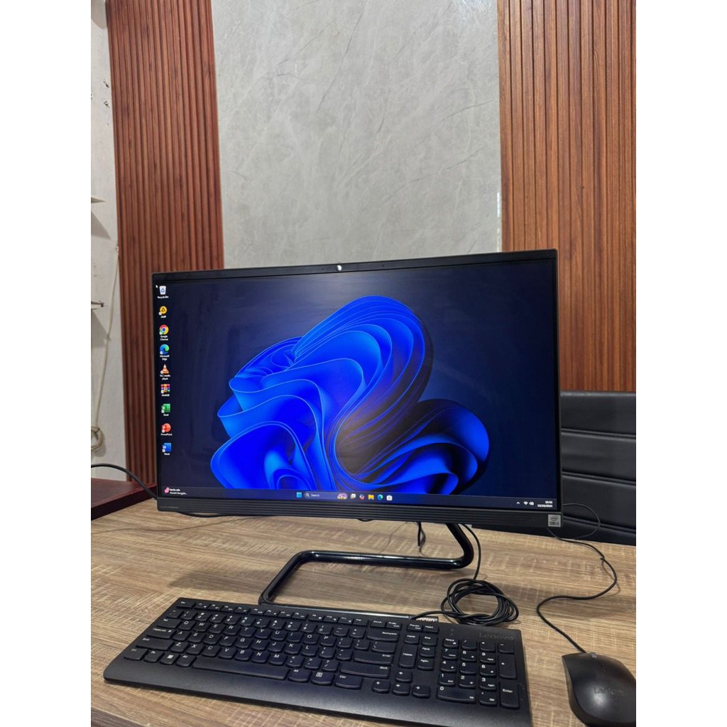 KOMPUTER DEKSTOP LENOVO AIO 3 24"