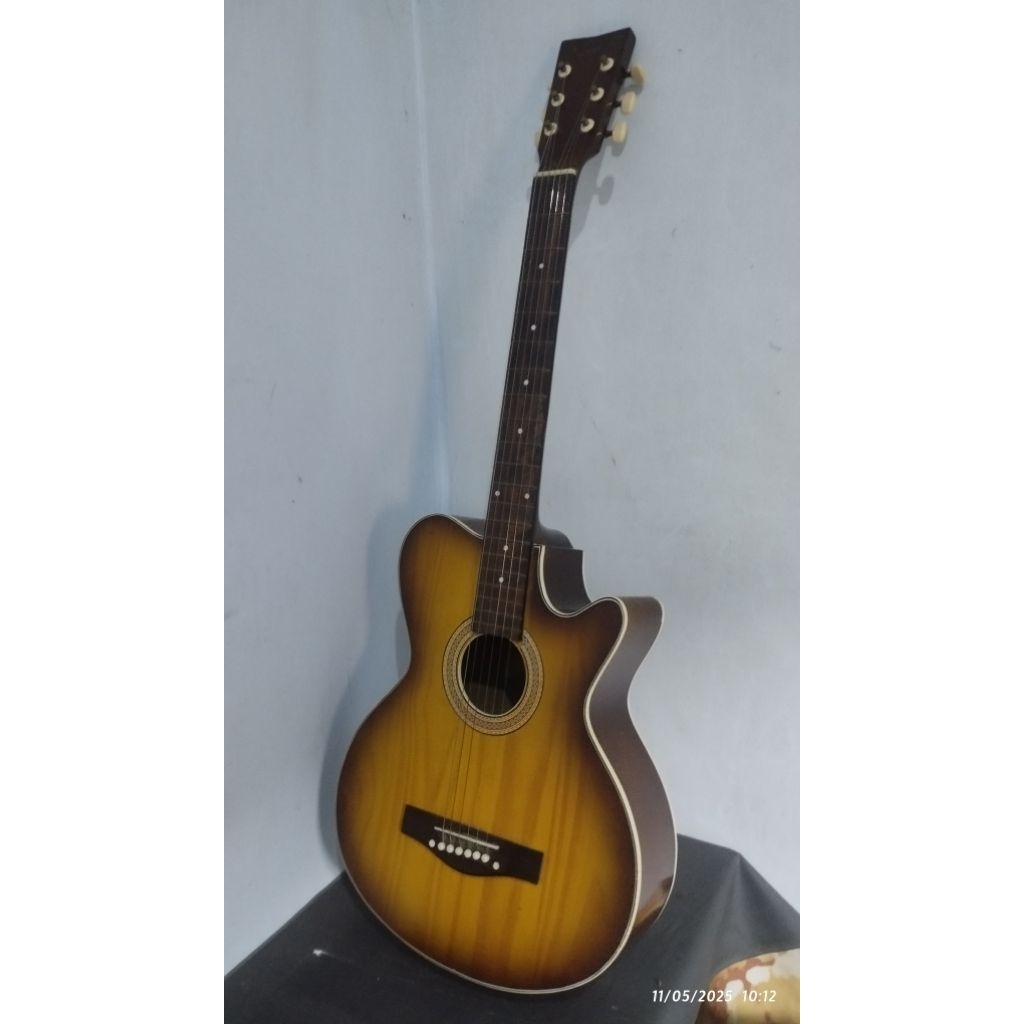 Gitar akustik untuk pemula - SECOND