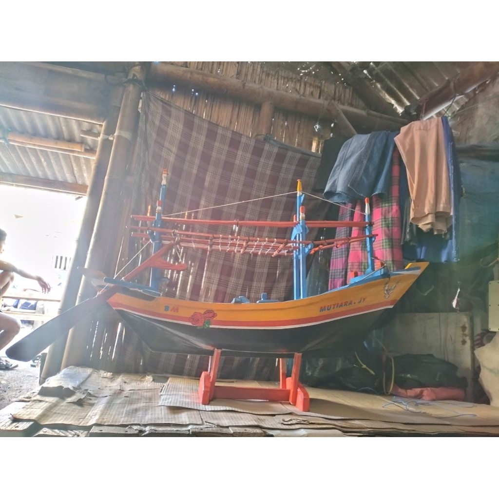 miniatur kapal nelayan