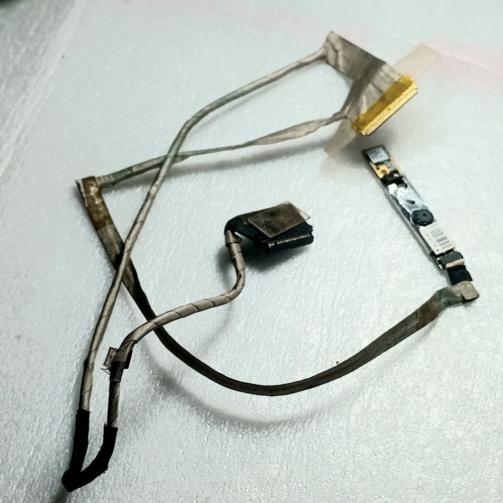 FLEXIBLE LAYAR LAPTOP TOSHIBA SATELLIT L370