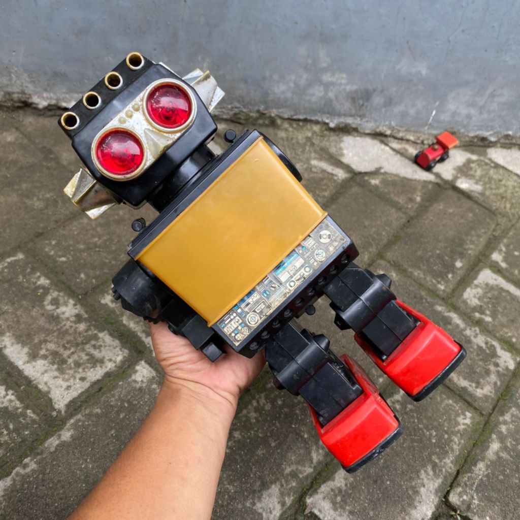 robot saturn mainan jadul vintage
