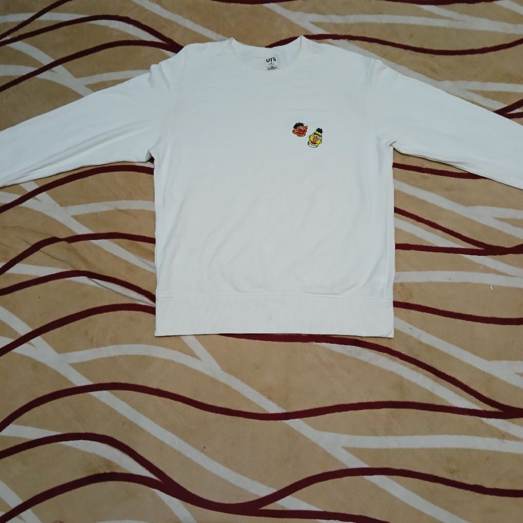 Crewneck Uniqlo Kaws X Sesame Street