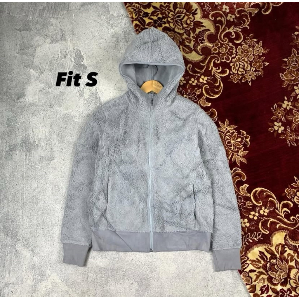 Uniqlo Fleece Hoodie (CNV 17)