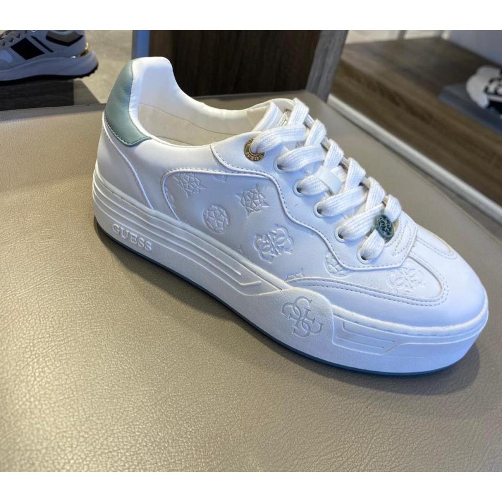 sepatu guess