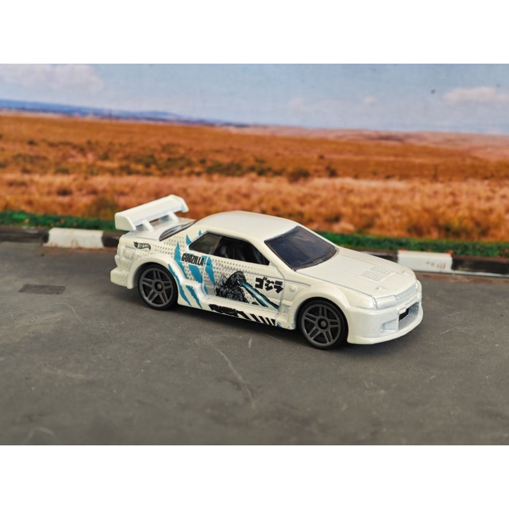 hot wheels nissan skyline R32 godzilla