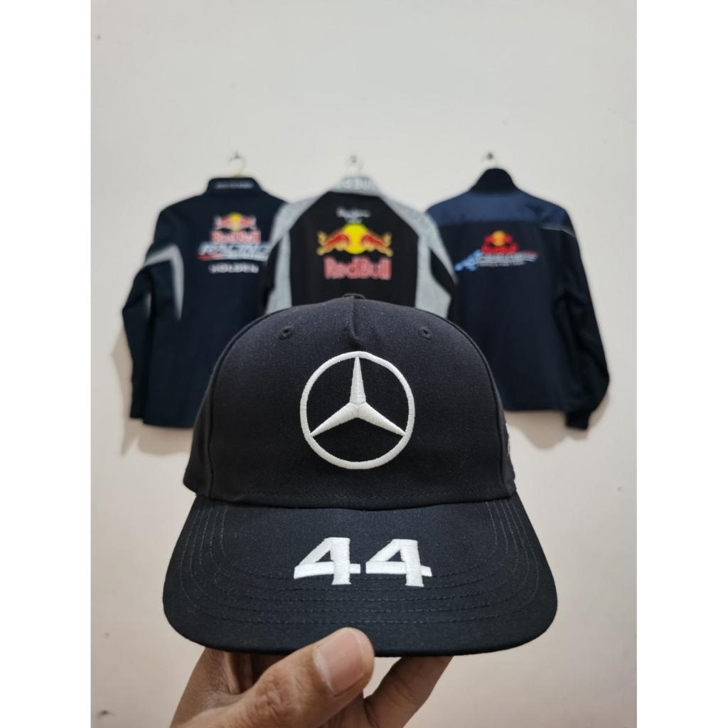 Topi F1 Mercedes AMG Lewis Hamilton