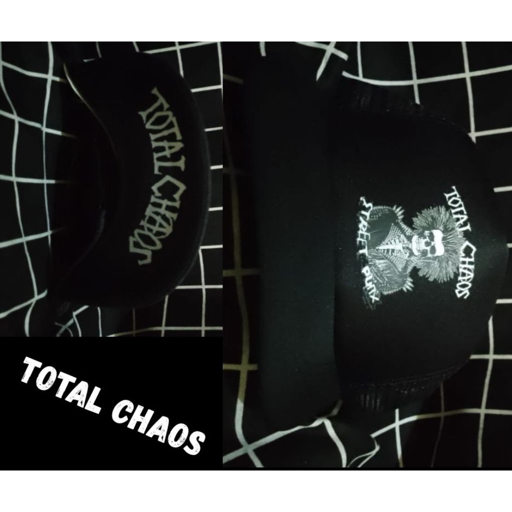 topi band punk TOTAL CHAOS