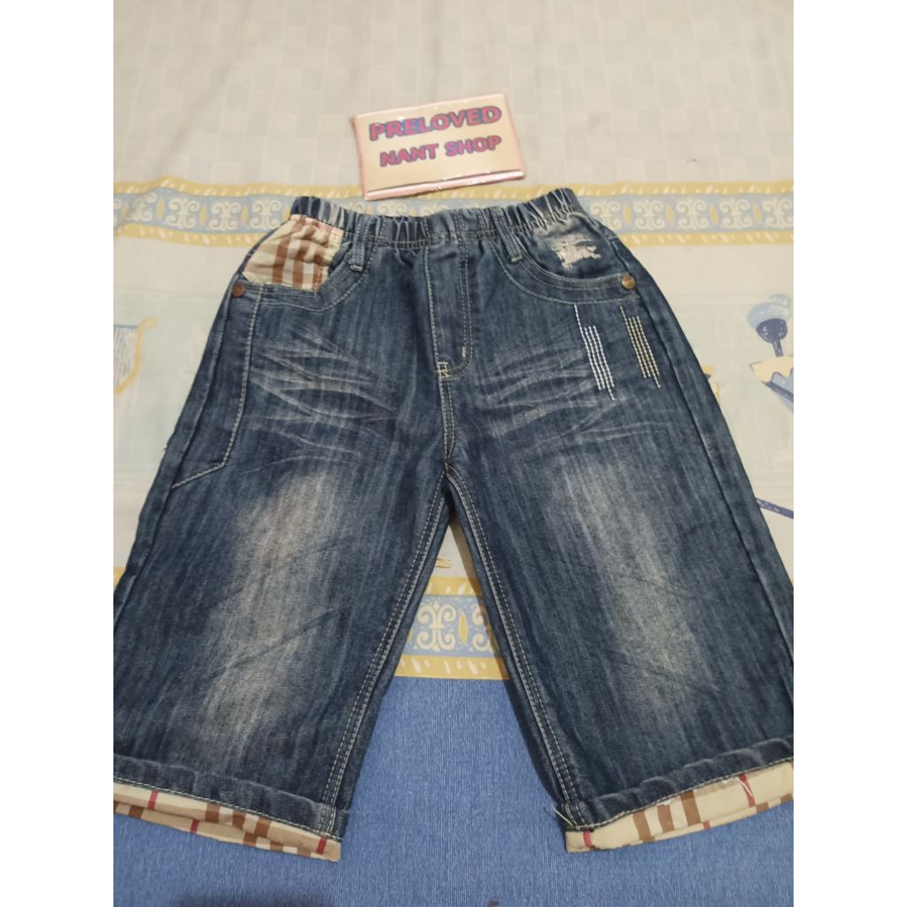 Celana jeans anak cowok Size 12 PL, Lp = 50-60 cm, panjang 48 cm, hiasan bordir,  ada benang lepas d