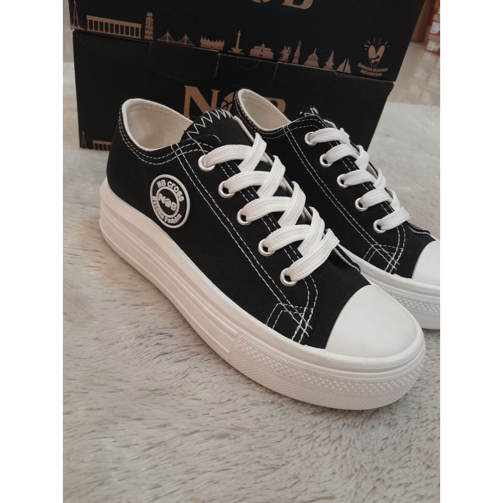 NOB | Sepatu Wanita | Sepatu Sneakers Sport Kasual | Shoes | Sepatu Sekolah Hitam Polos