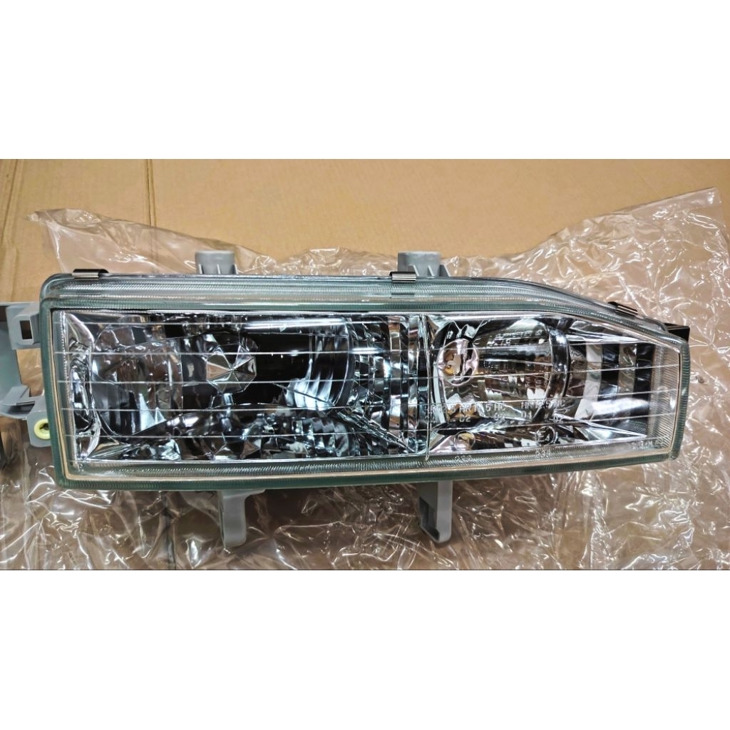 MIKA LAMPU HEADLAMP R ACCORD MAESTRO ORI