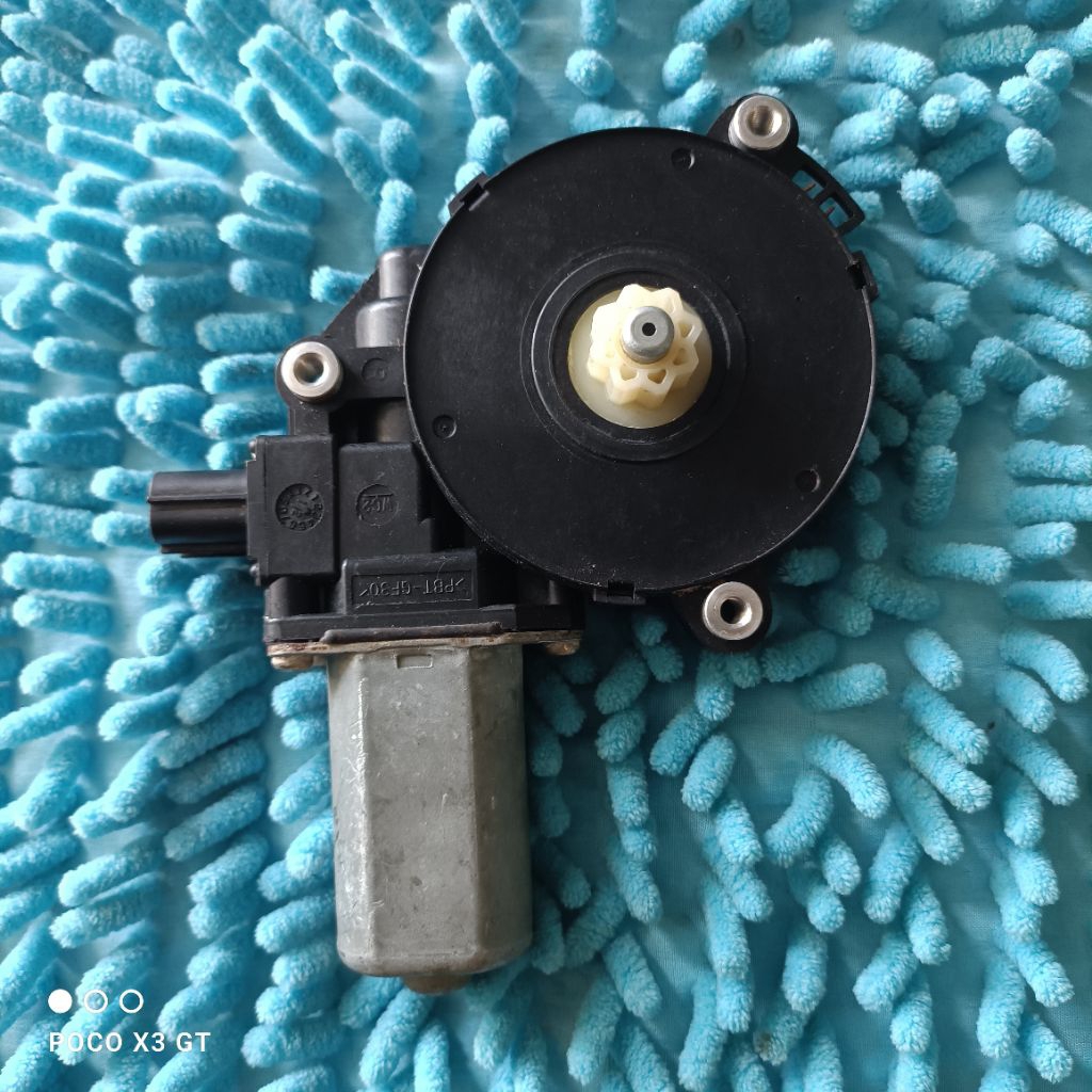 Motor dinamo power window honda freed pintu kanan belakang