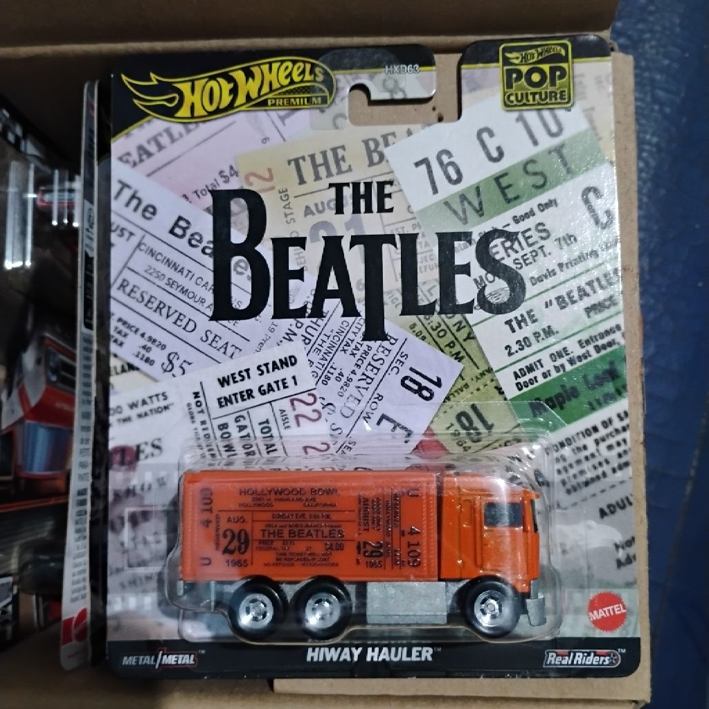 Hot wheels Hiway Hauler The Beatles orange