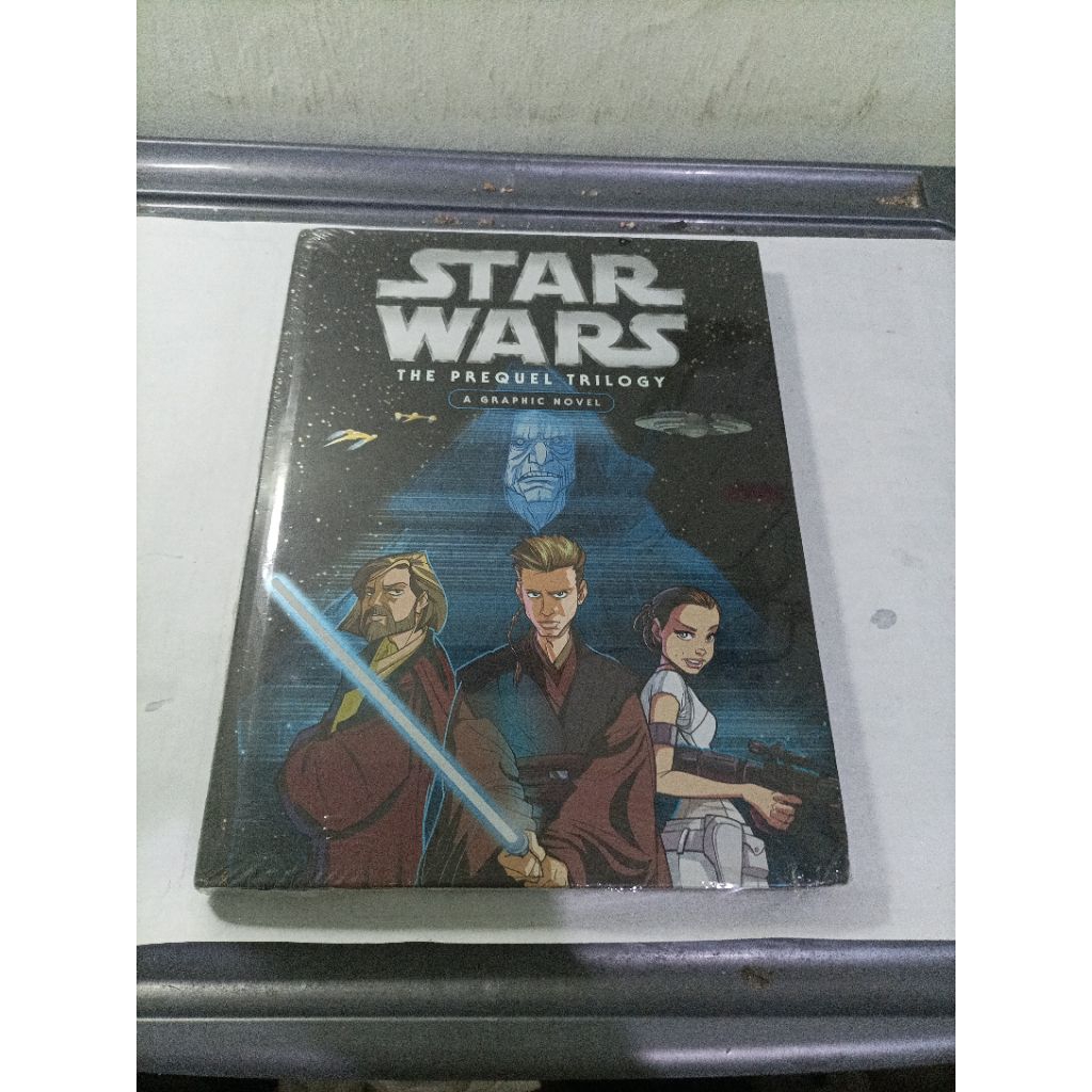 buku impor hard cover Star Wars The prequel Trilogy a graphic novel