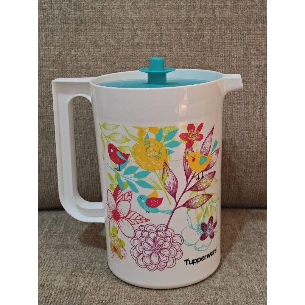 Teko Pitcher   2Liter Tupperware