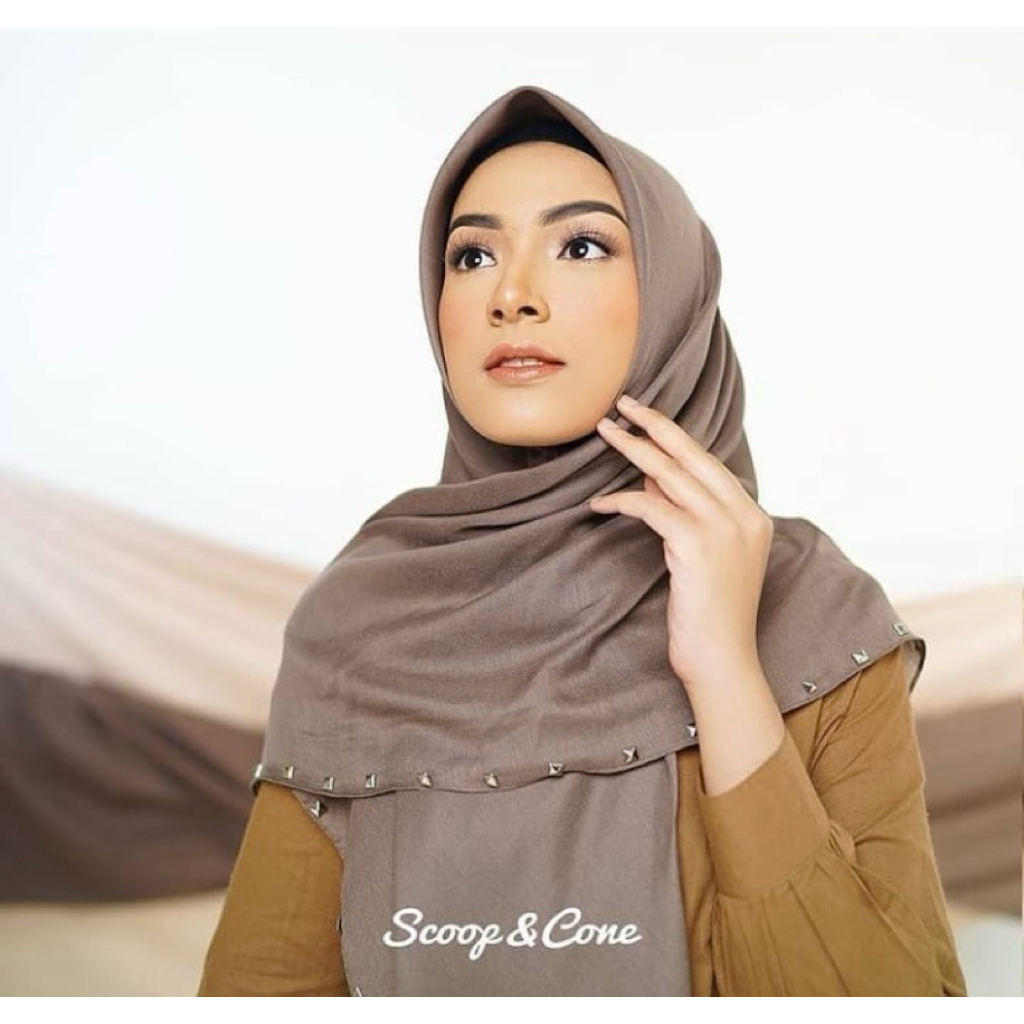 monel hijab, kerudung segi empat