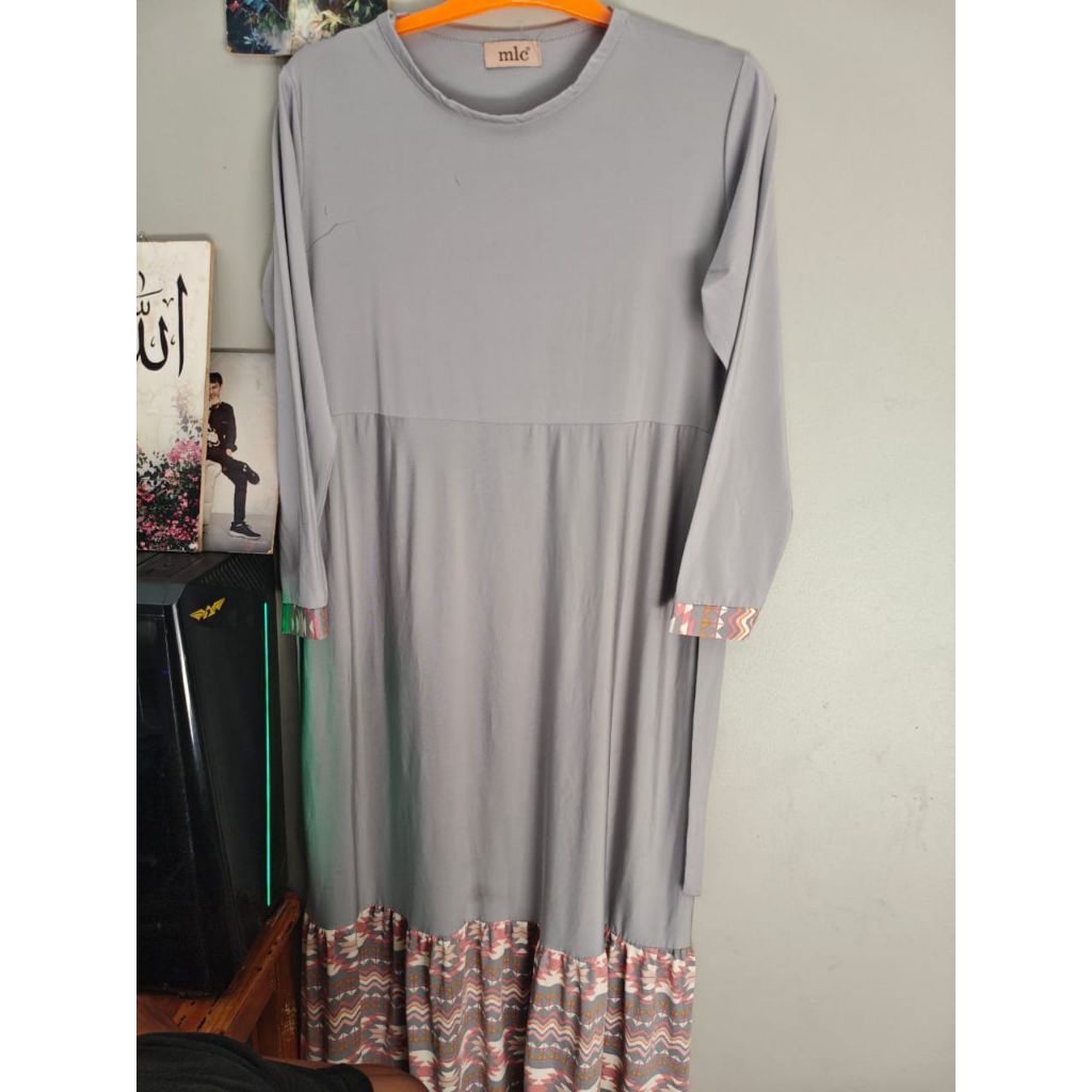 gamis abu abu