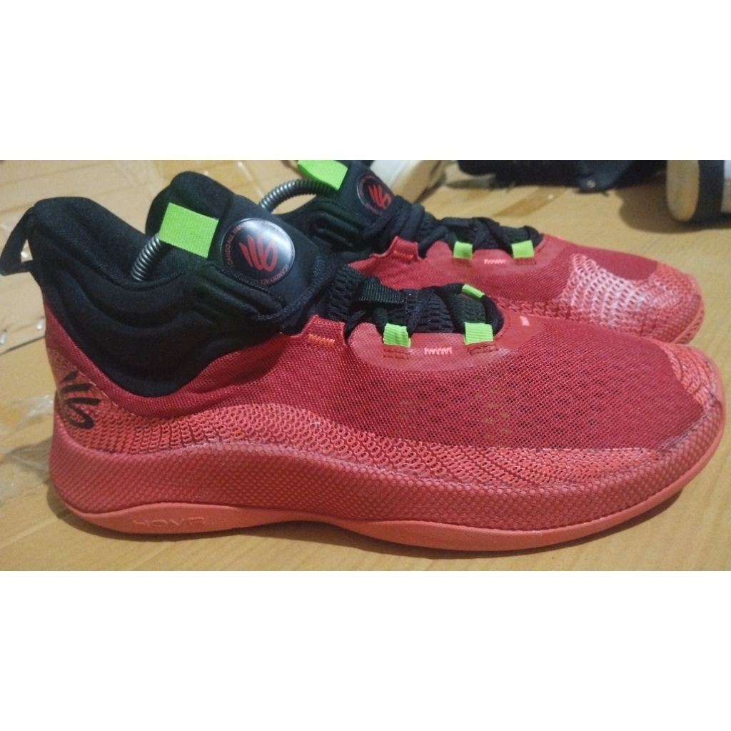 sepatu basket/voli under armour