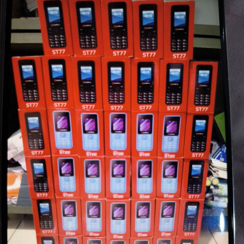 hp STRAWBERRY ST77 ST 77ST7701 3G dualsim garansi resmi 1 tahun