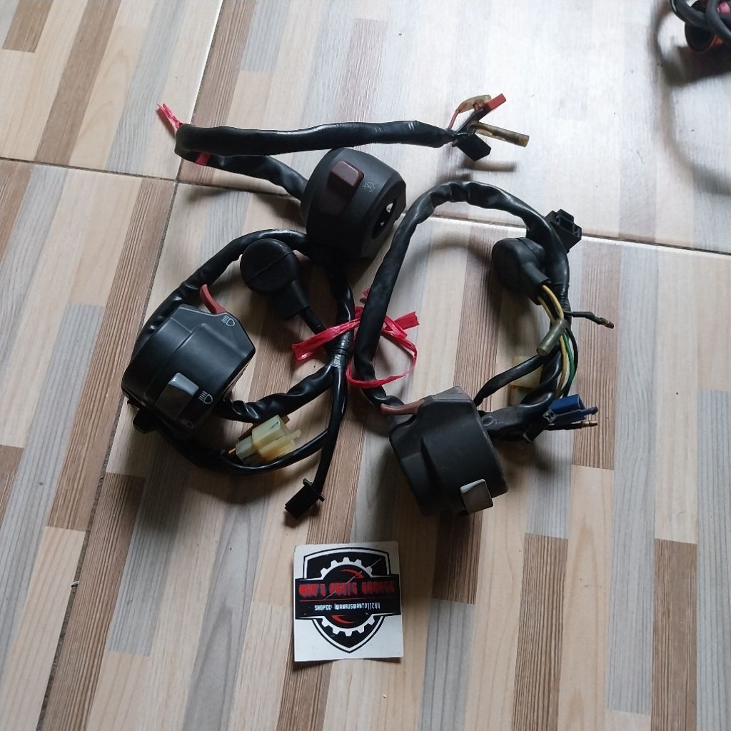 HOLDER SAKLAR KIRI VIXION OLD NVL NVA ORI COPOTAN SECOND