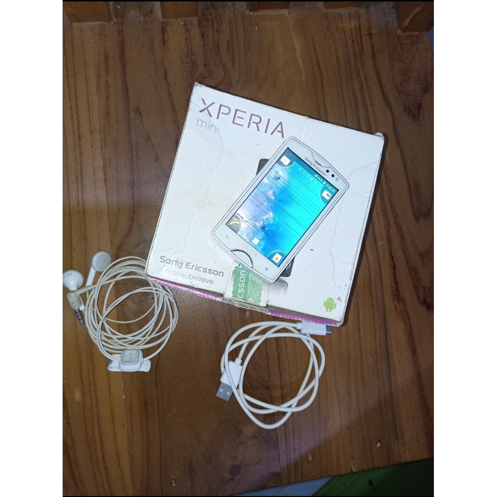 sony ericsson st15i aka xperia mini