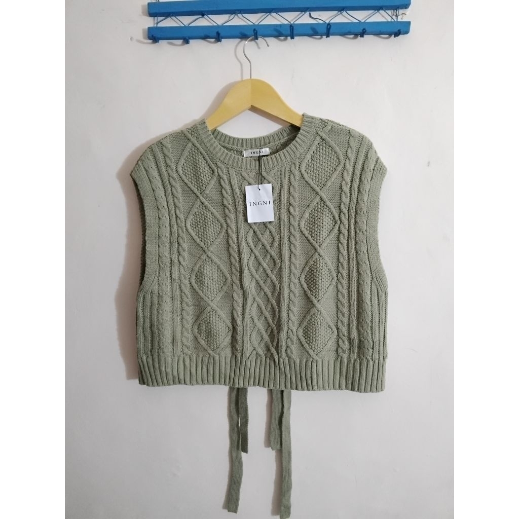 vest kepang ingni sage tali belakang rare like new