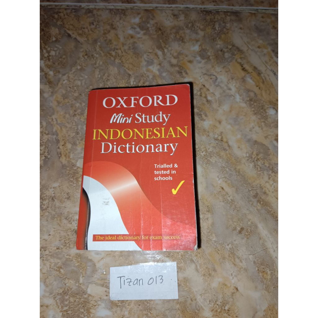 Buku Oxford mini study Indonesian Dictionary - Trialled & tested in schools