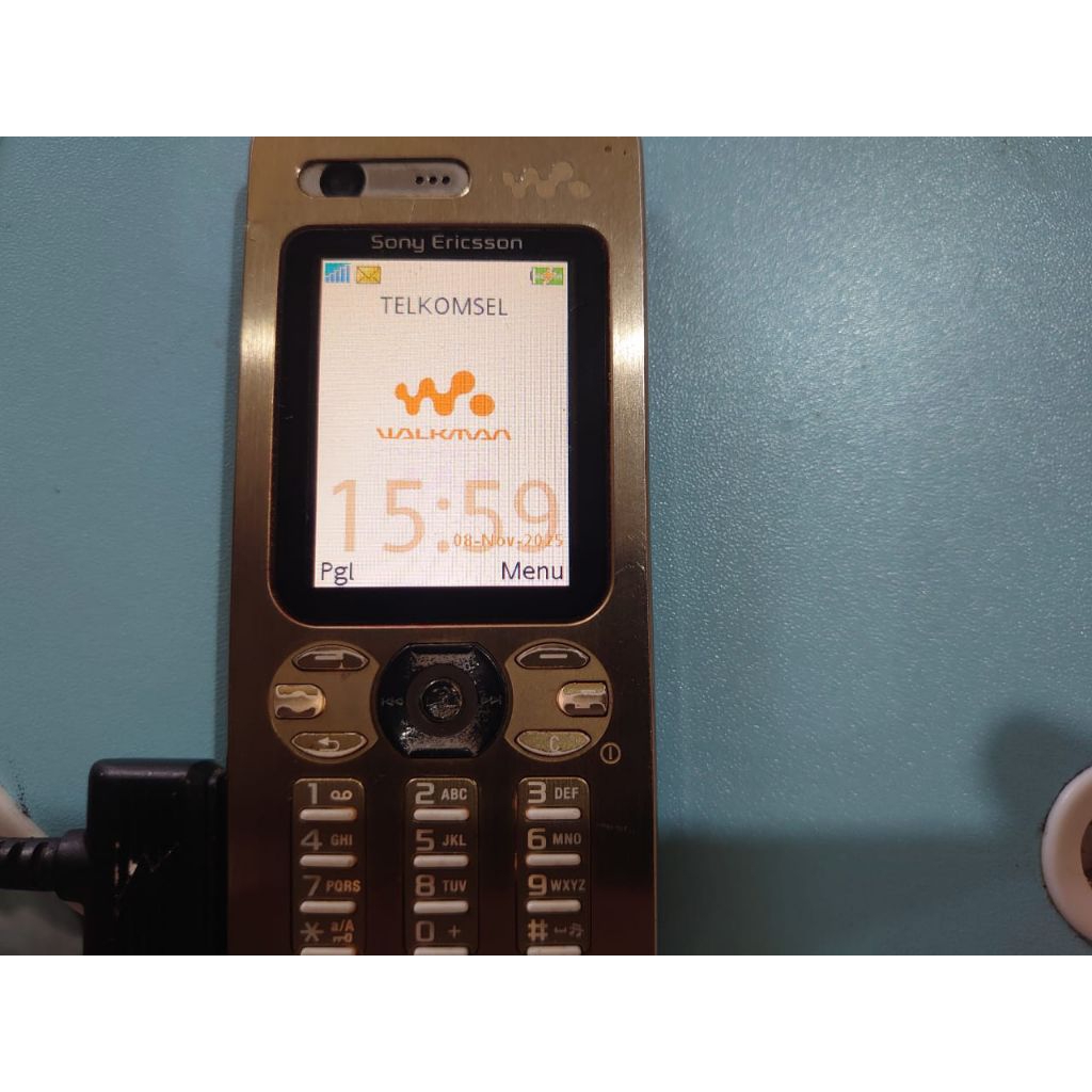 Sony Ericsson W880 W880i original resmi sinyal Oke
