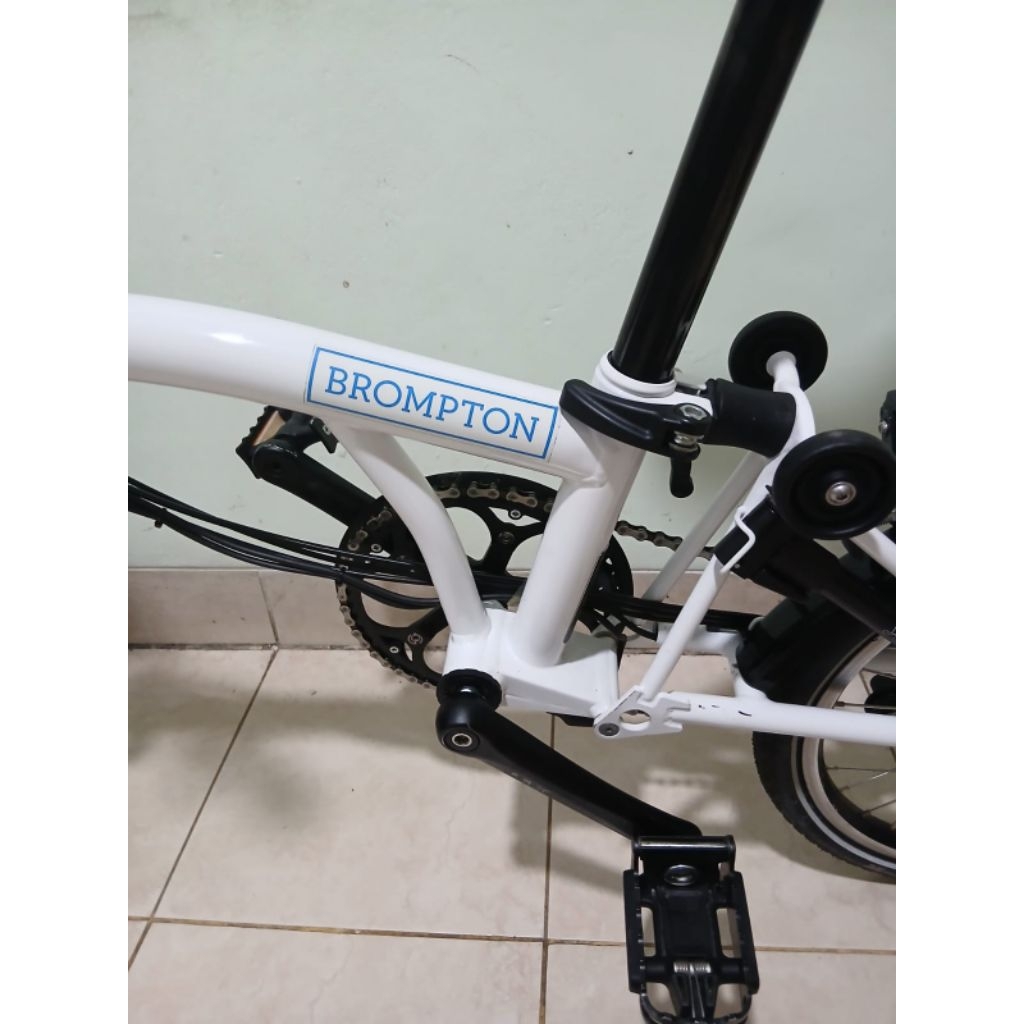 SEPEDA BROMPTON PUTIH TIPE M + CHARGER SECOND