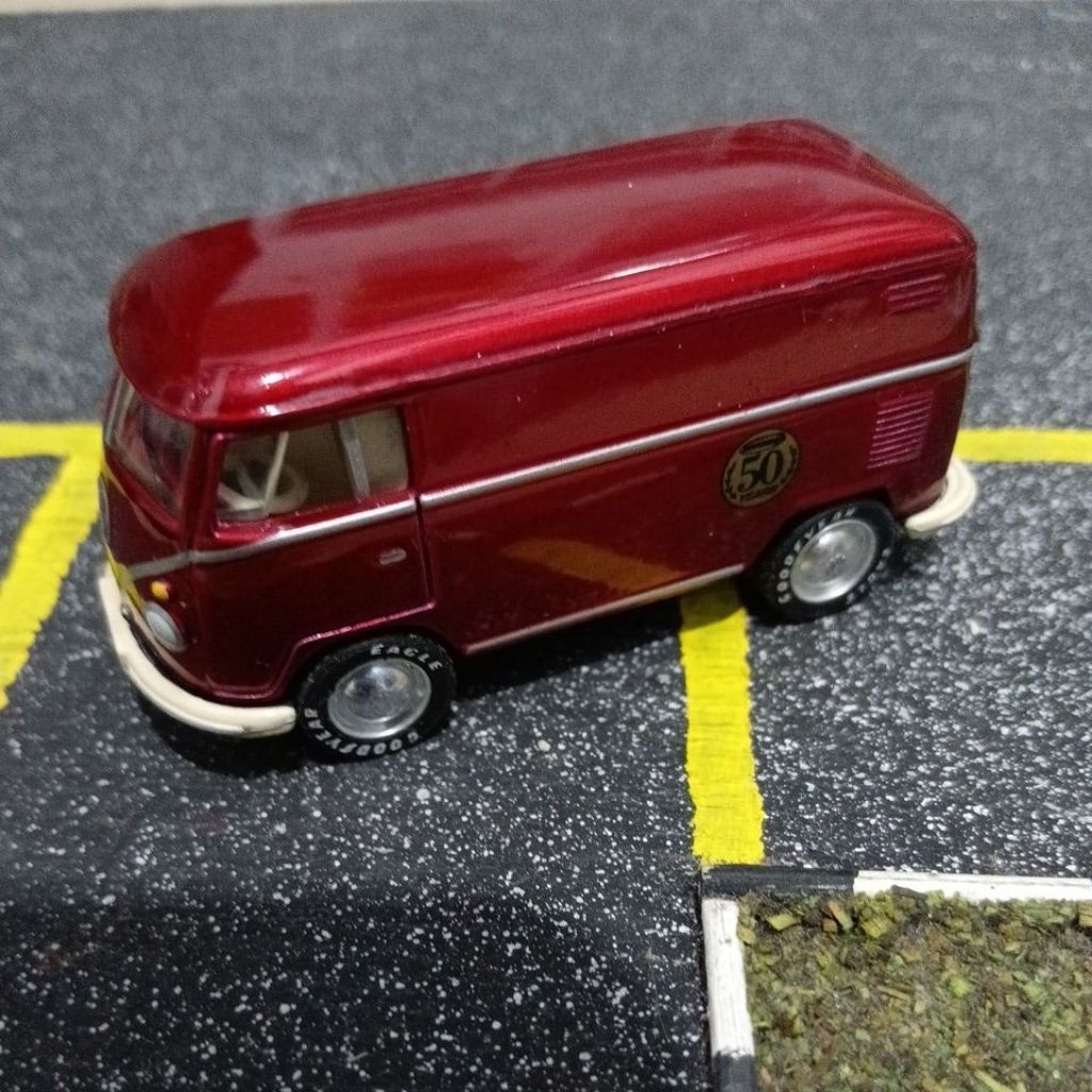 MATCHBOX VW TRANSPORTER DELIVERY VAN (PREMIUM BAN KARET)