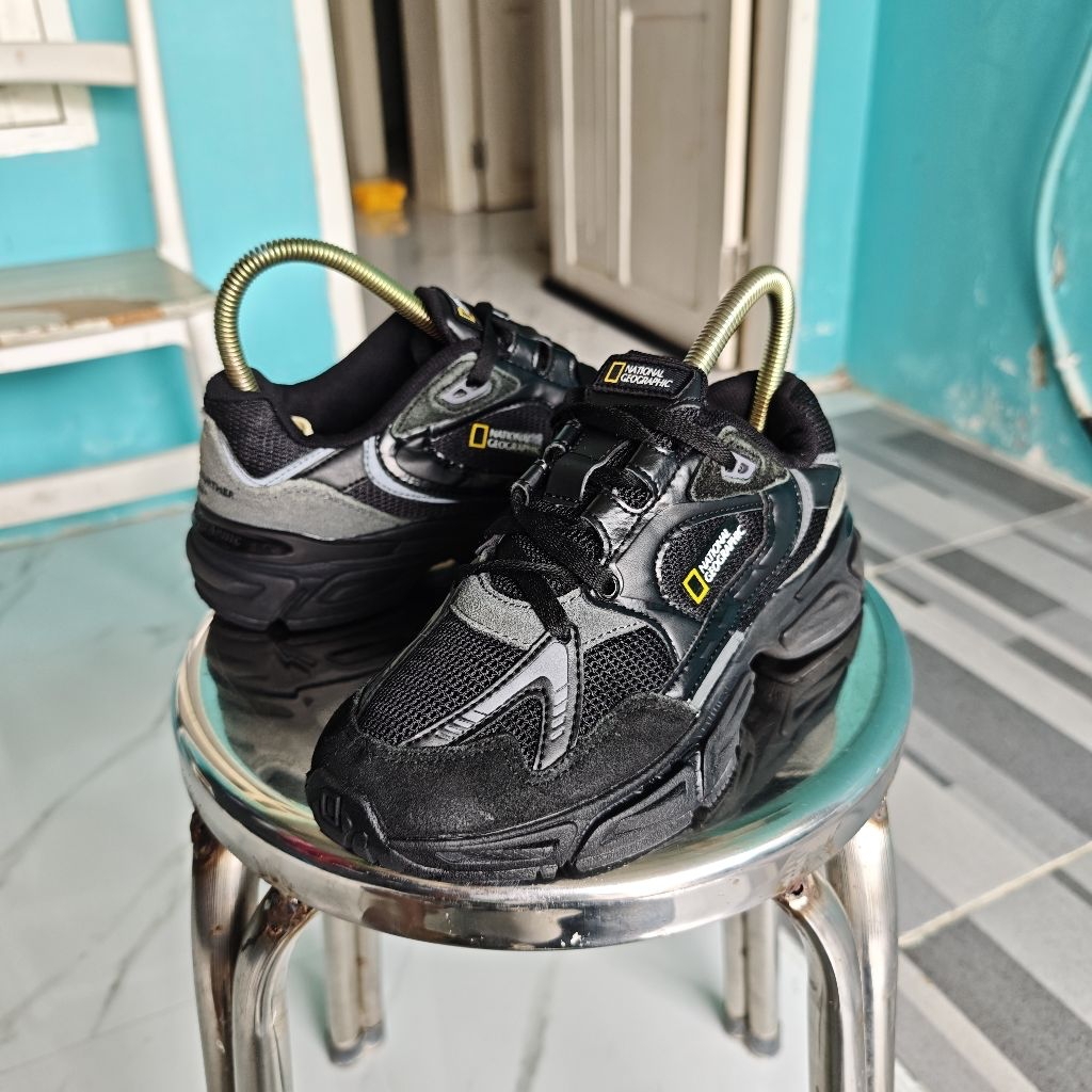 Sepatu Natgeo size 37 EUR