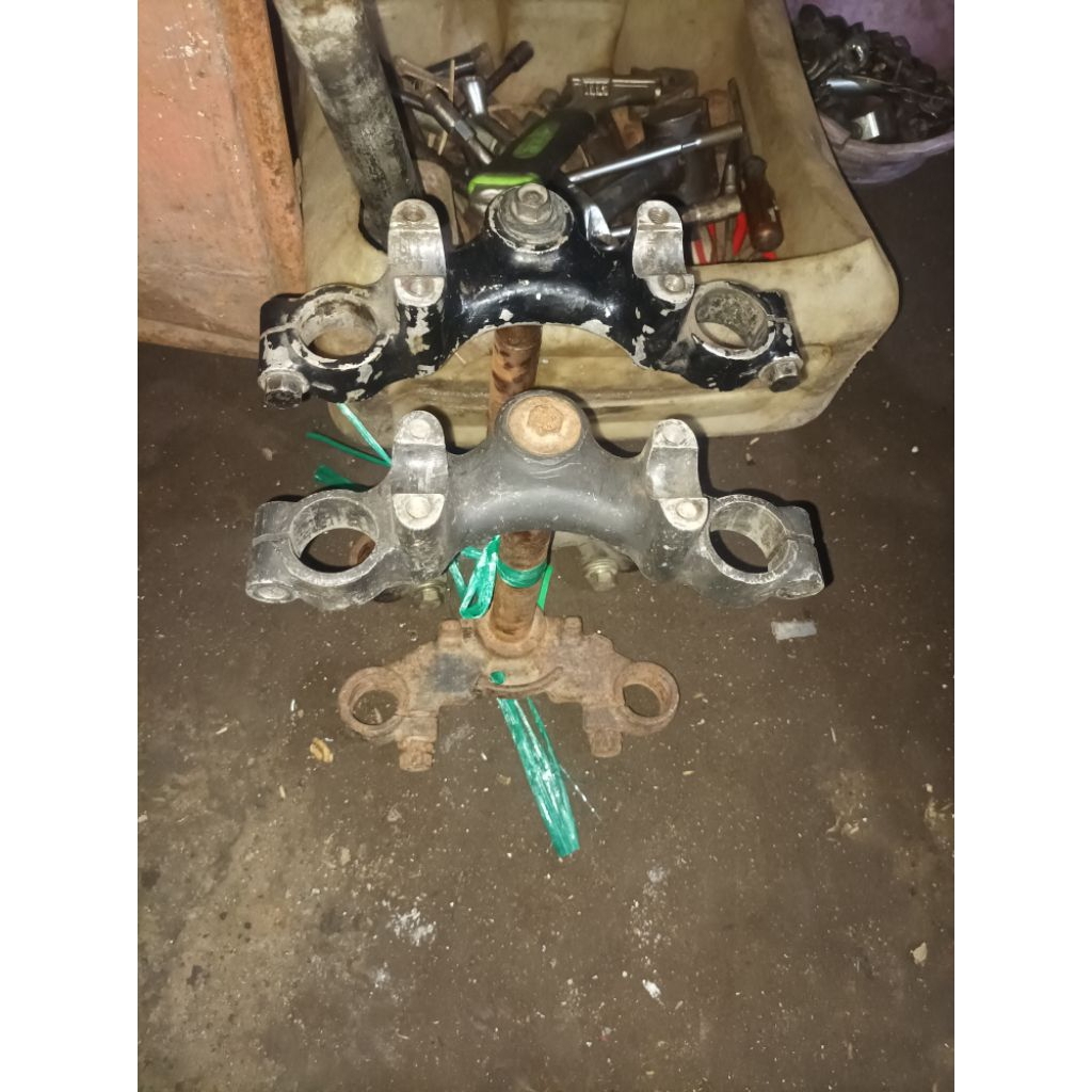 T /segitiga suzuki TRS original