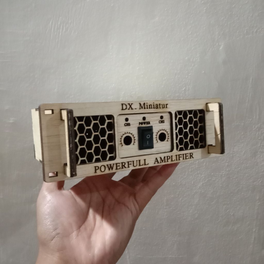 Box power amplifier miniatur