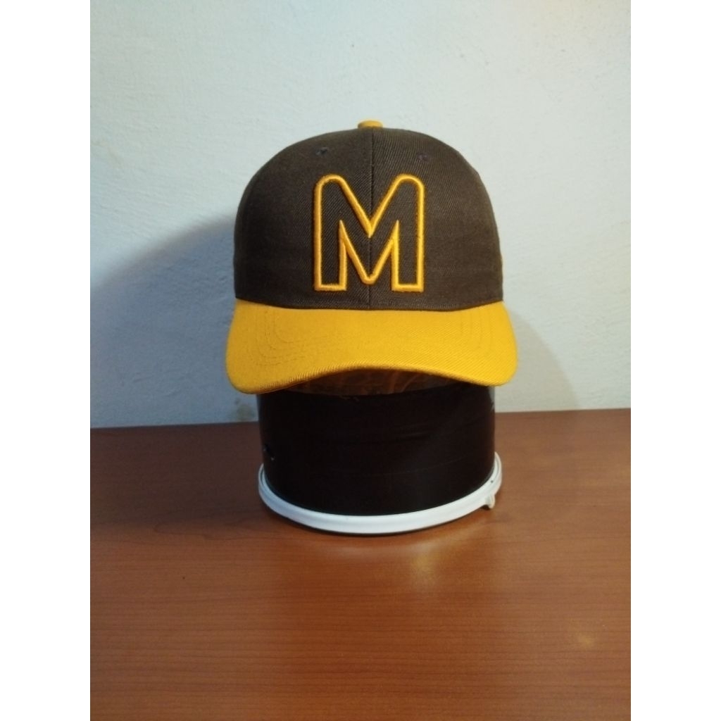 Topi Twotone Caps LOGO M