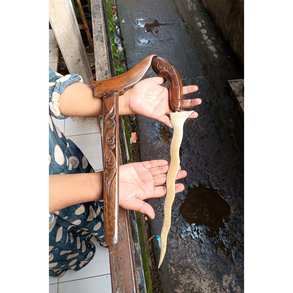 AKSESORIS KERIS KUNINGAN BESAR