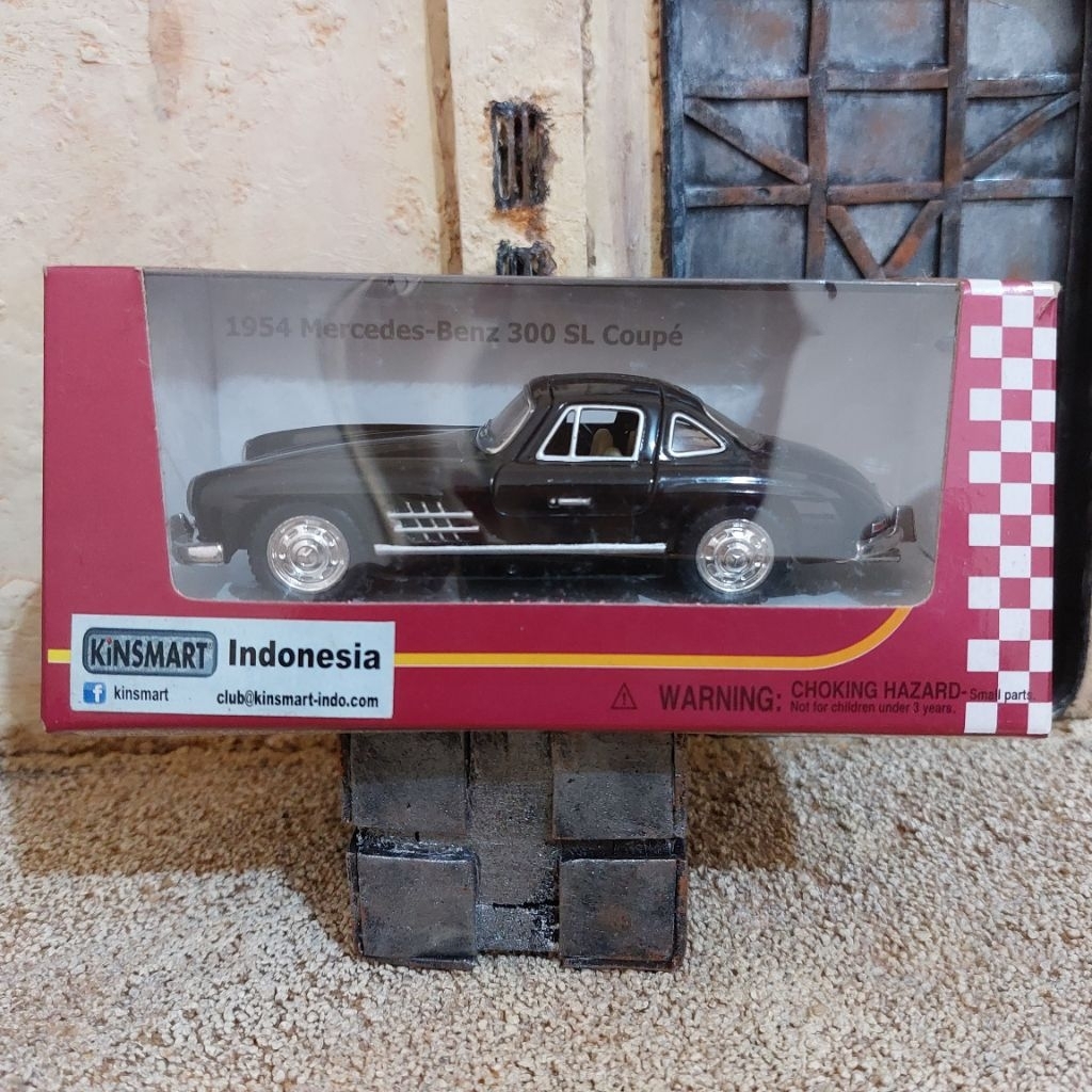 kinsmart mercedes benz 300 sl coupe 1954