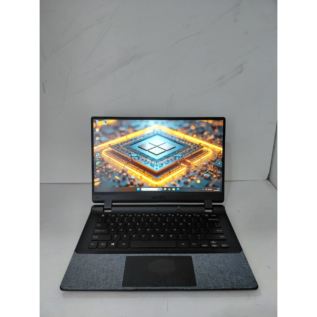 N4020 ram 4gb ssd 128gb kamera fullhd