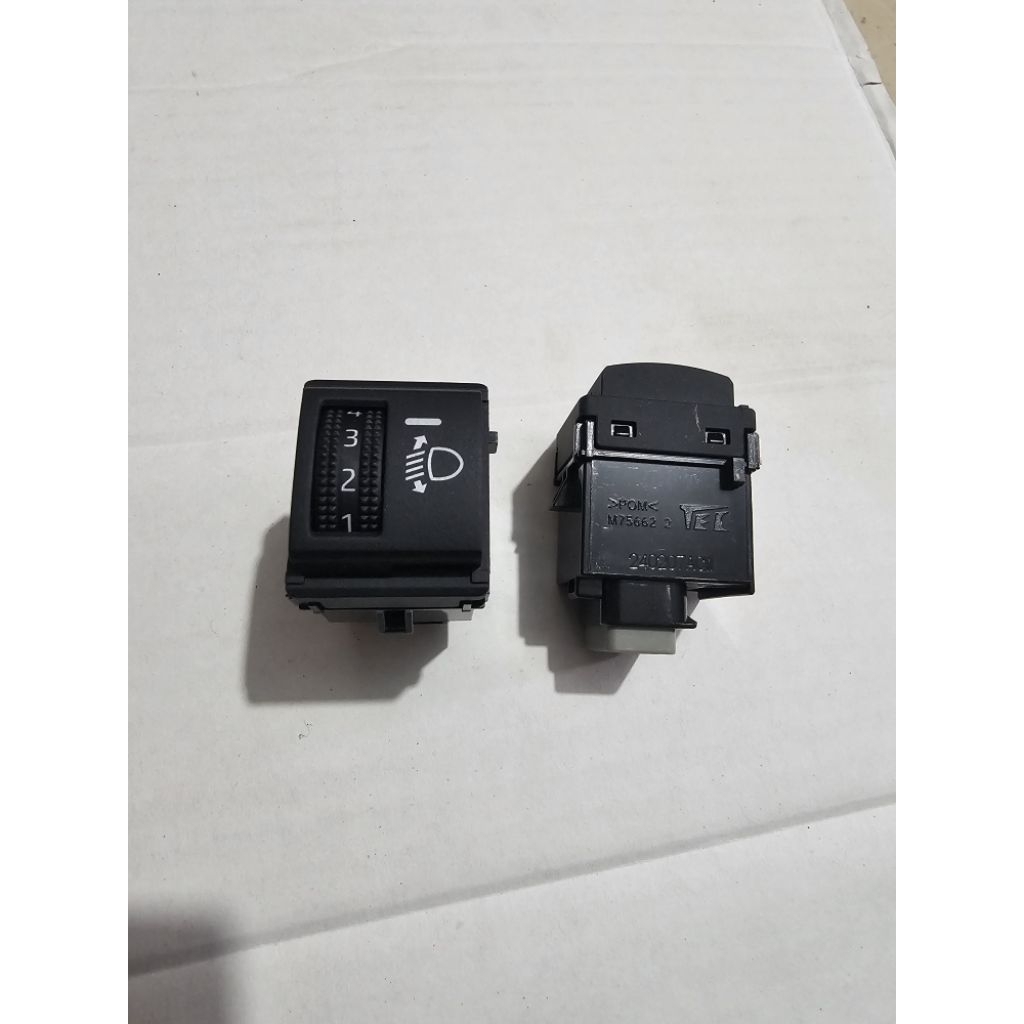 Switch Saklar LAMPU foglamp innova zenix original