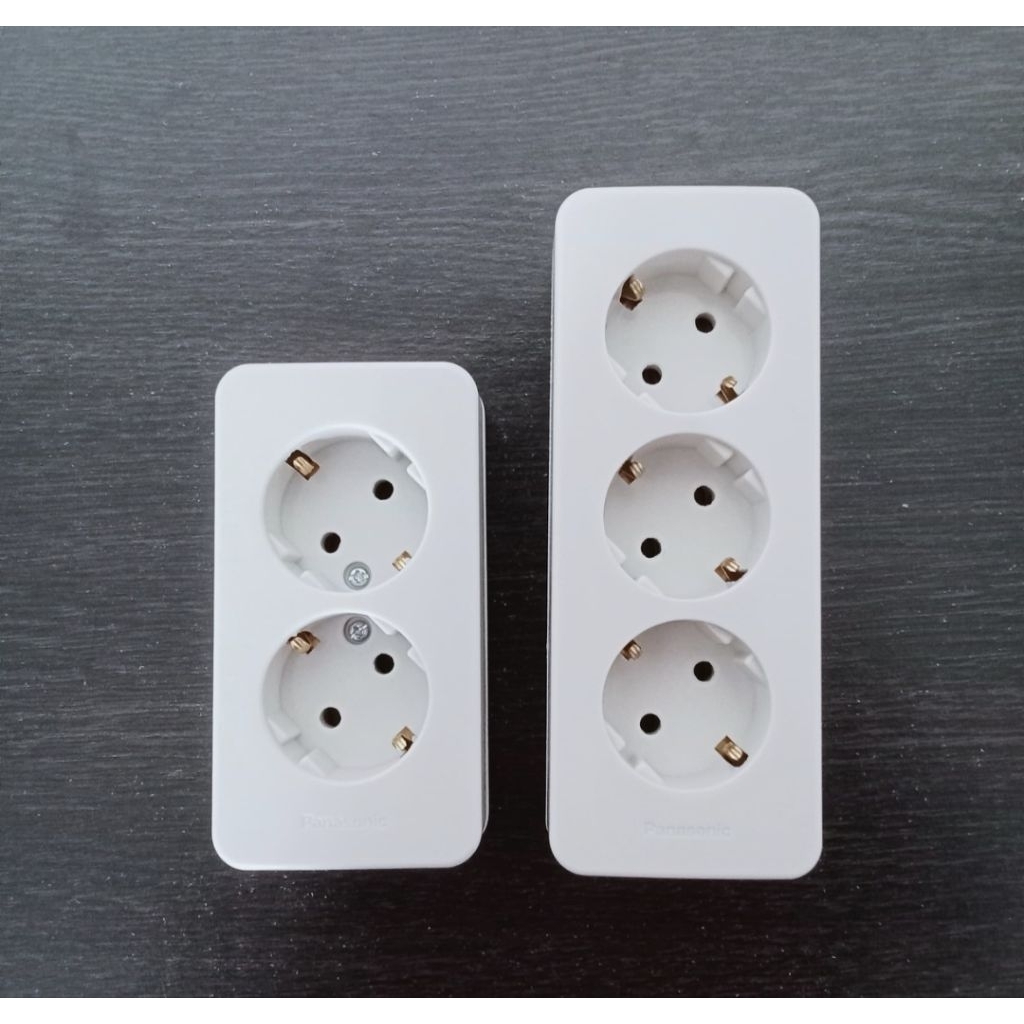 Panasonic Stop Kontak Arde 2,3 Lubang