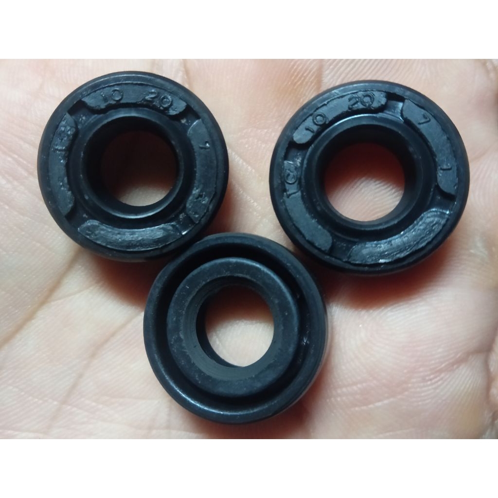 OIL SEAL SHOCK BELAKANG YAMAHA JUPITER,MIO J,MIO GT,NMAX,AEROX. TC 10X20X7