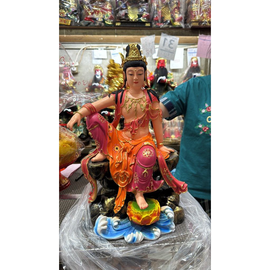 patung Dewi kwan im duduk santai / Ze Cai kwan im 16in bahan resin
