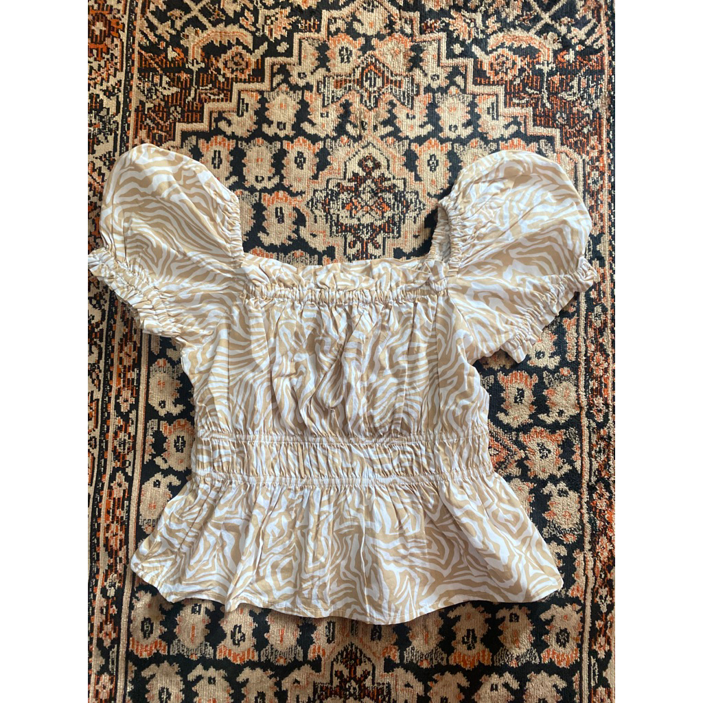 colorbox preloved puff crop top