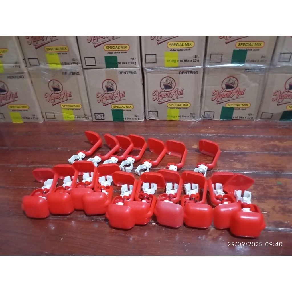 Nipel Tempat minum ayam petelur