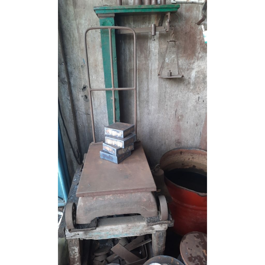 Besi plat kotak tebal 50mm 100mm x 100mm 1pcs