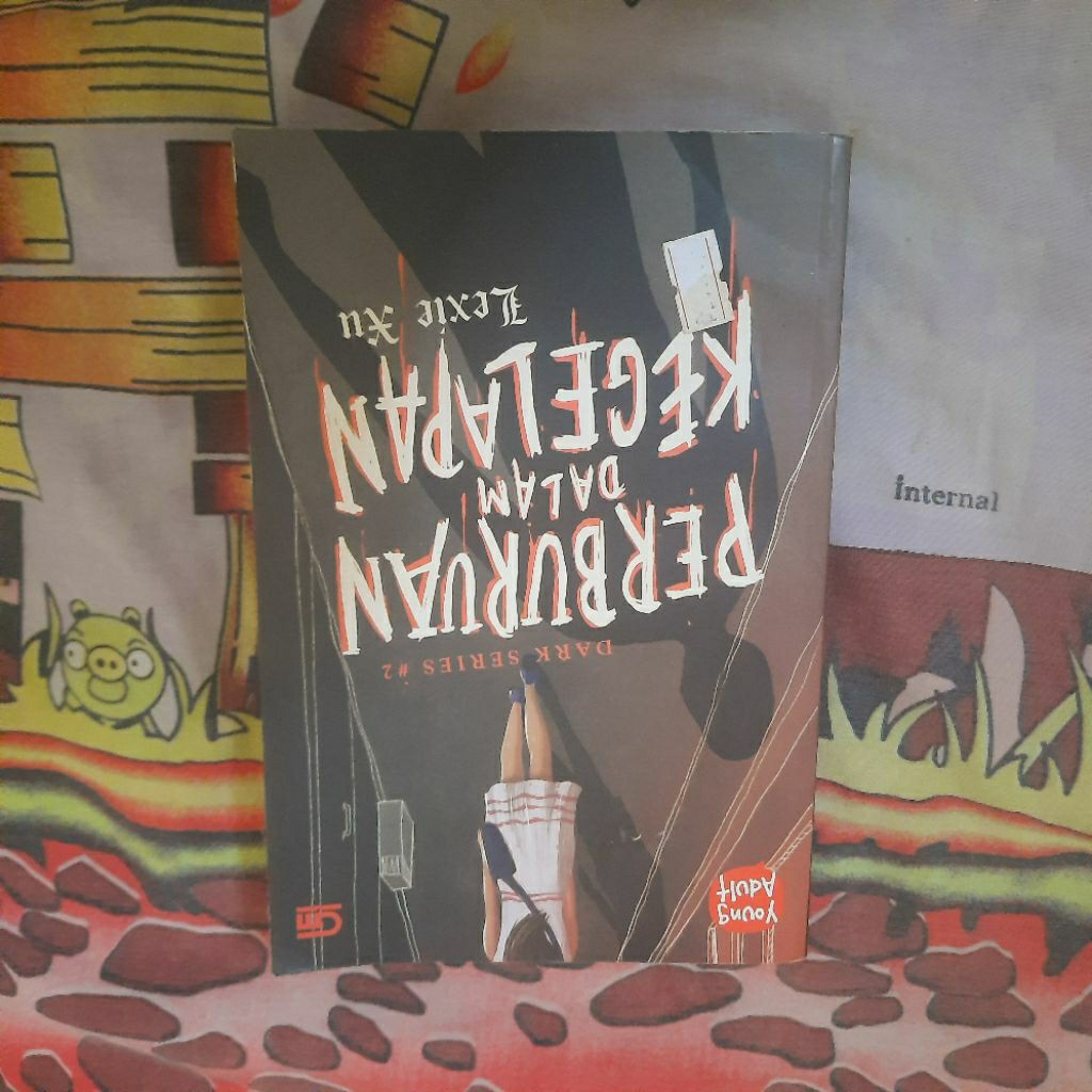 PRELOVED TEENLIT- PERBURUAN KEGELAPAN LEXIE XU