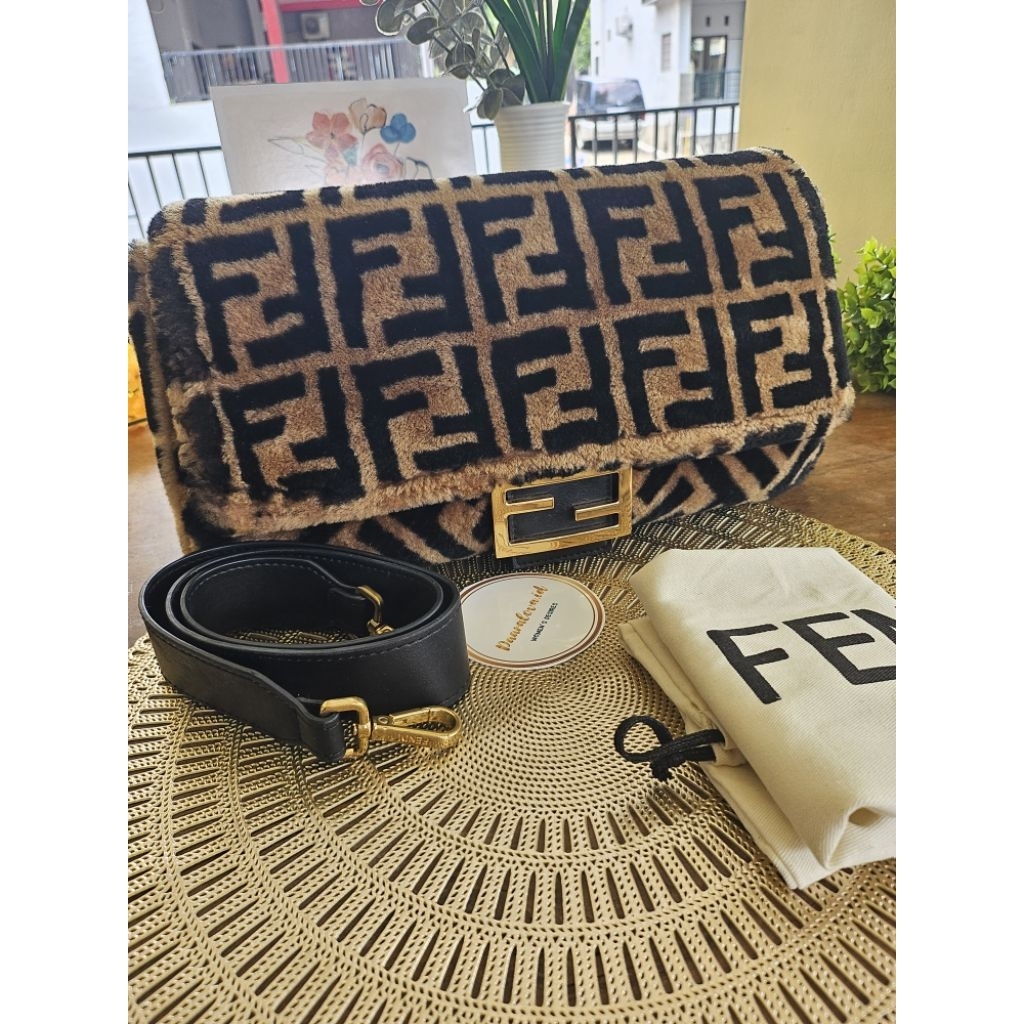 fendi zuca baguette