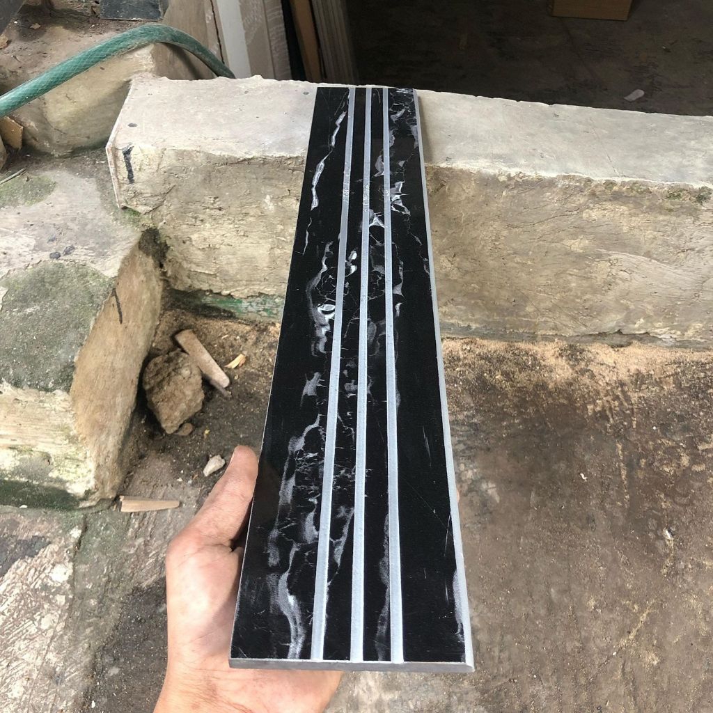 List Plint Granite10x60 Valentino Gress Obsidian Black / Bevel / Glossy