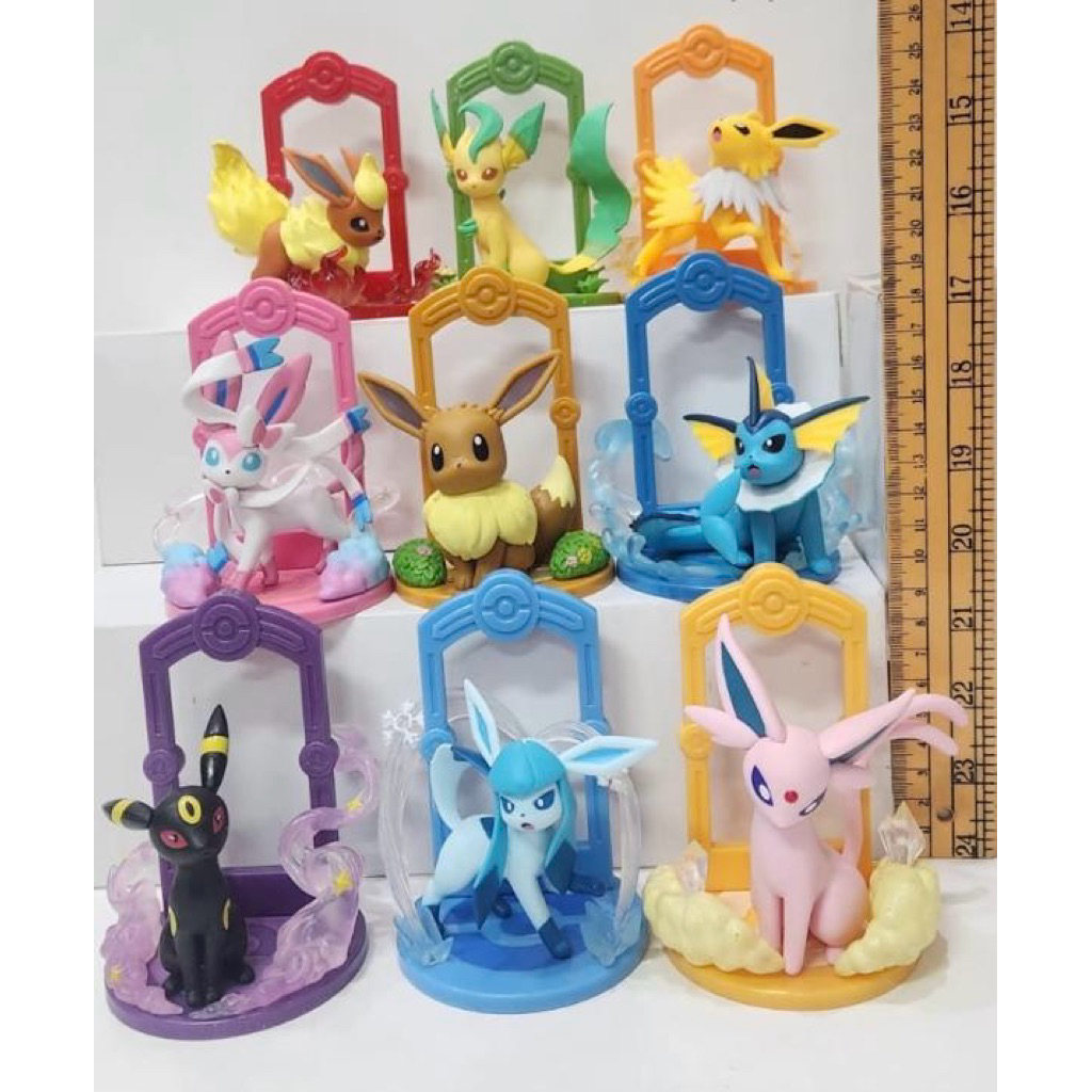 action figure pokemon eevee dan evolution set isi 9