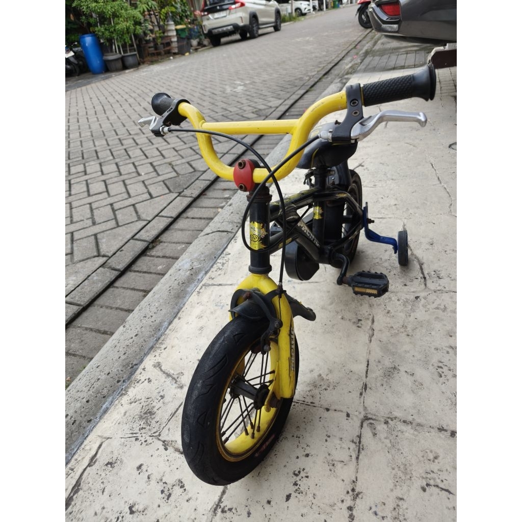 Sepeda anak PACIFIC roda 4 preloved