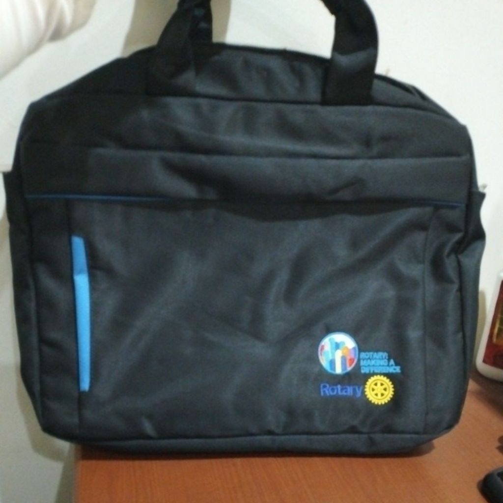 Preloved Tas Laptop Lengkap Tali Panjang