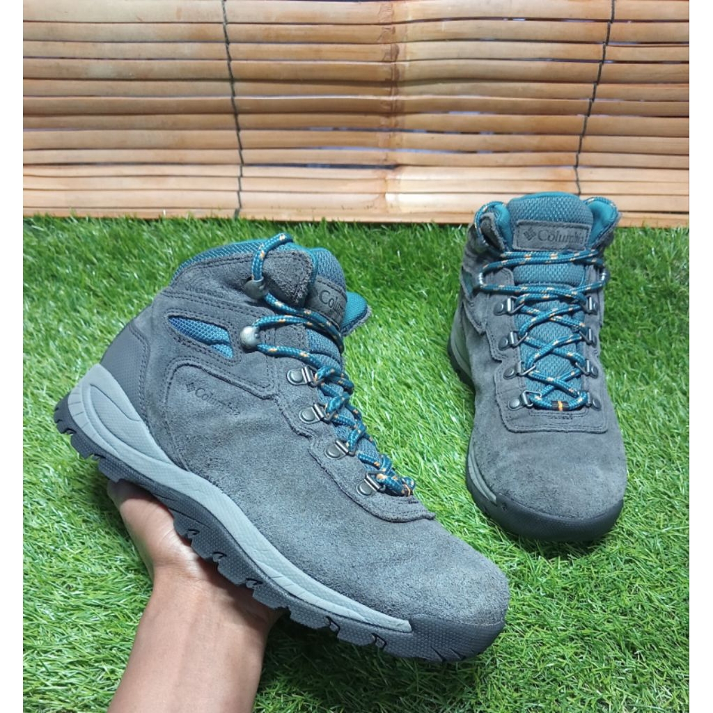 Sepatu Outdoor Second COLUMBIA waterproof Mid Cut 38,5 ( 39 nyaman pakai) /24,5cm